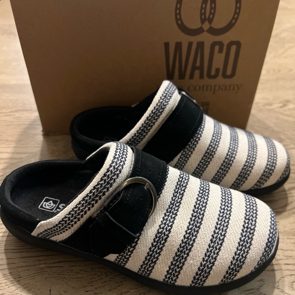 Spenco Women's Aria Clog, Black Stripe, Size 5.5 - New
